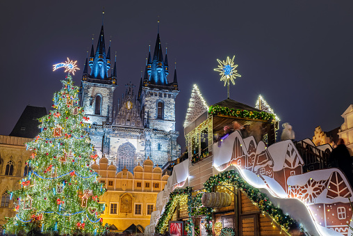 Hermosa escena navideña al aire libre en Praga photo