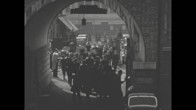 United Kingdom 1939, Group of guys enter the Acton Technical College
