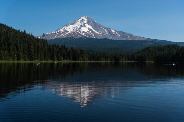 istock Mt Hood reflecting on Trillium Lake, Oregon 1415816967