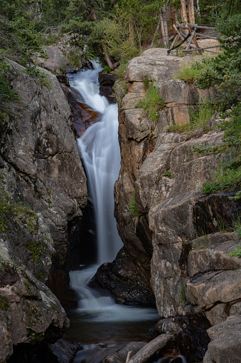 waterfall in the eastern sierras, by Honeymoon Lake