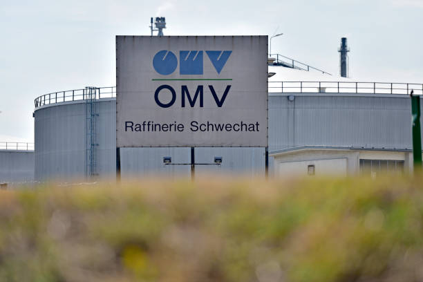 refinería omv en schwechat - omv fotografías e imágenes de stock