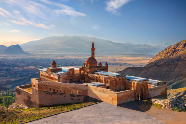 istock Ishak Pasha palace in Dogubeyazit, Turkey. 1415852945