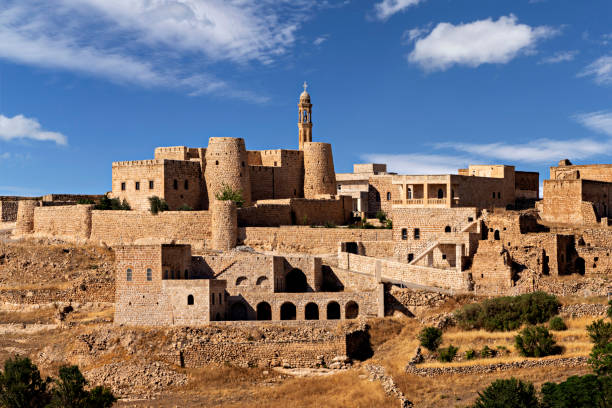 gulgoze kloster in der nähe der stadt mardin - midyat stock-fotos und bilder