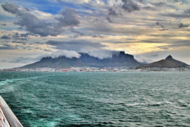 istock Cape Town from the distance 1415853919