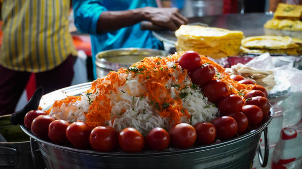 image of bhelpuri in indian street hd.