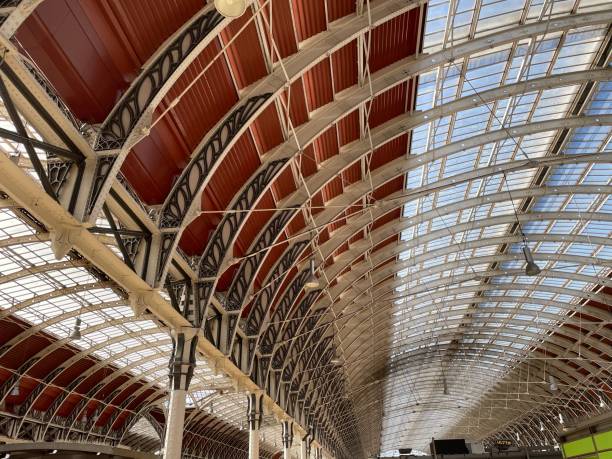 istock Paddington station 1415993956