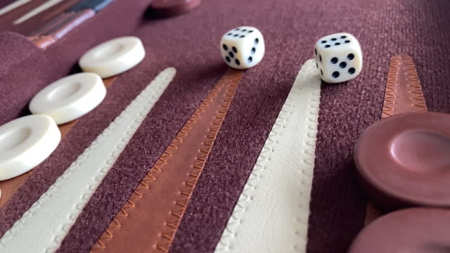 Slow motion backgammon dice