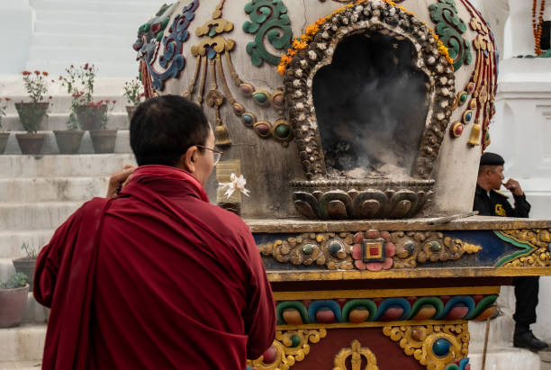 ブダナートの仏教僧侶 - monk tibet buddhism china ストックフォトと画像
