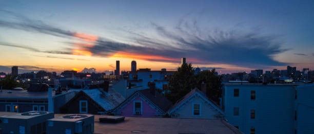 zachód słońca na dachu bostonu - boston skyline panoramic night zdjęcia i obrazy z banku zdjęć