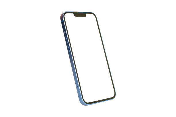 пустой экран смартфона с видом наклона, изолированный на белом фоне с обтравочным контуром - iphone стоковые фото и изображения