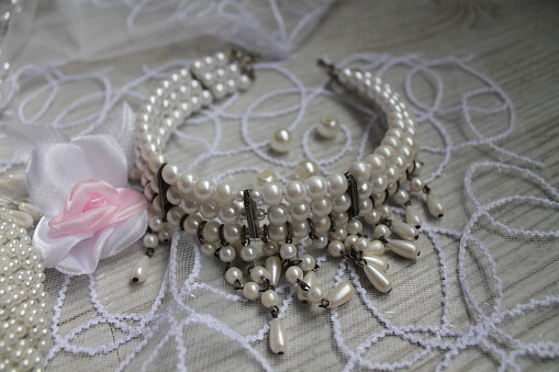 white perl wedding necklace   for decoration and gift on holiday