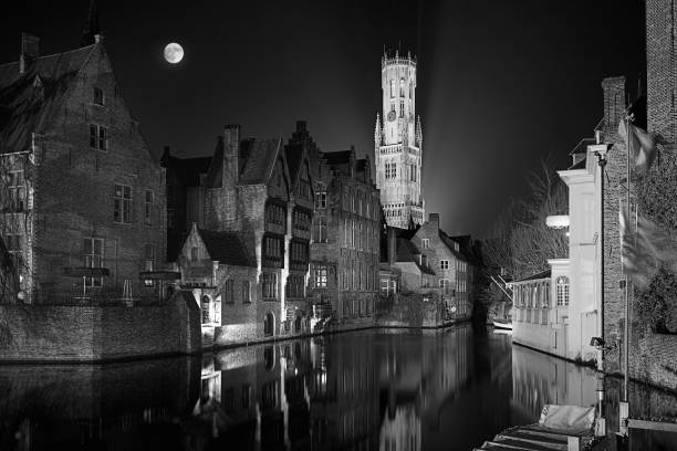 istock Rozenhoedkaai, (Rosary Quay), Brugge, Belgium at night 1416451917