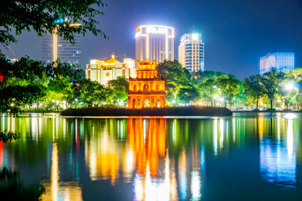 hoan kiem lake is one of the most famous destination of vietnam - marble mountains imagens e fotografias de stock