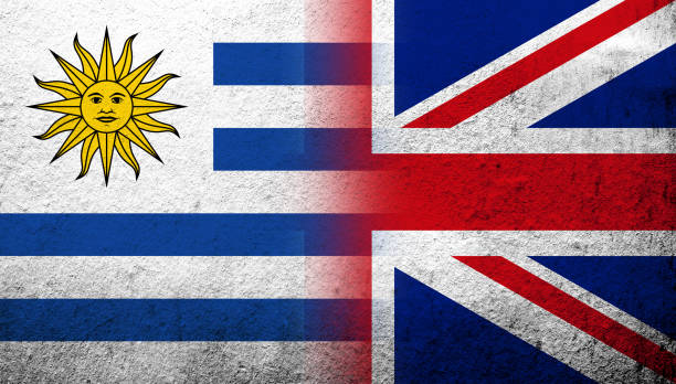 nationalflagge des vereinigten königreichs (großbritannien) union jack mit der orientalischen republik der uruguayischen nationalflagge. grunge-hintergrund - oriental republic of uraguay stock-grafiken, -clipart, -cartoons und -symbole