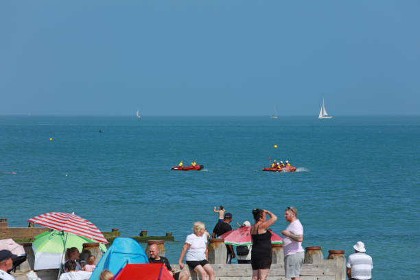 eastbourne airbourne, show aéreo internacional 2022 - stunt airplane air air vehicle - fotografias e filmes do acervo