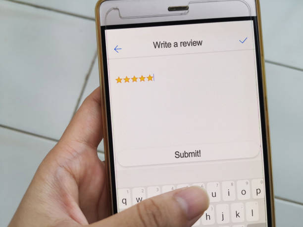 istock Writing review on a mobile phone 1416734338