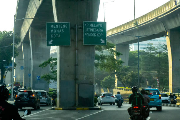 situation de la circulation à jakarta aux heures de pointe - traffic jam photos et images de collection