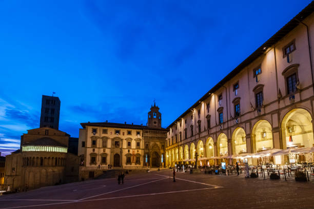 piazza grande in arezzo - tuscany - arezzo foto e immagini stock