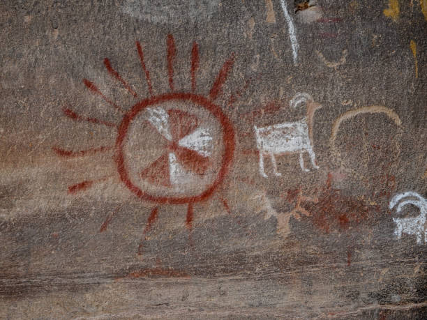pictograph, 9 mile canyon, utah. - prehistoric art imagens e fotografias de stock