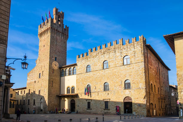 palazzo dei priori, ayuntamiento de arezzo - toscana - 5949 fotografías e imágenes de stock