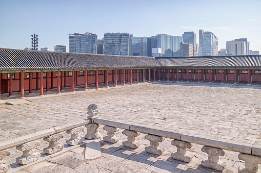 Gyeongbokgung Palace, Seoul, South Korea\nFebruary 24, 2021\nLocated in Seoul, South Korea, Gyeongbokgung Palace is one of the five palaces in Seoul and is one of the must-visit places when traveling to Korea.\nGyeongbokgung Palace is located in the heart of Seoul, so you can see a wonderful coexistence of Korean ancient and modern architecture.