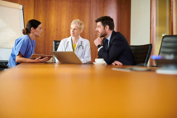 istock medical staff admin meeting 1417312800