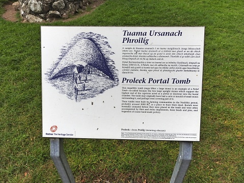 19th August 2022, County Louth, Ireland. Signage for the Proleek Doleman Portal Tomb, a 3000 BC megalithic tomb located in Proleek, Ravensdale, County Louth, in the Cooley Peninsula.