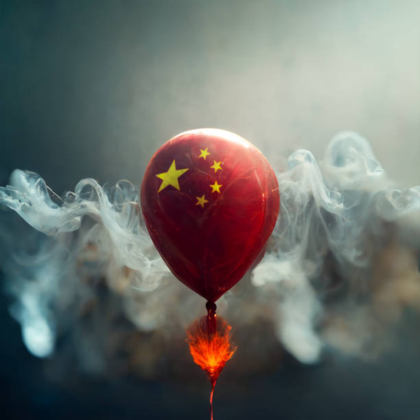 пузырь фарфорового шара вот-вот лопнет - china balloon стоковые фото и изображения