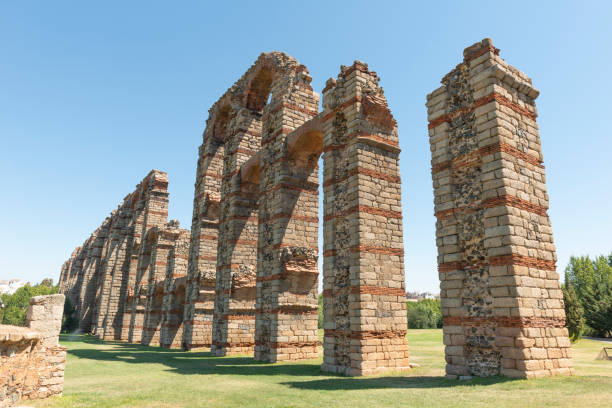istock Aqueduct of the Miracles 1417566259