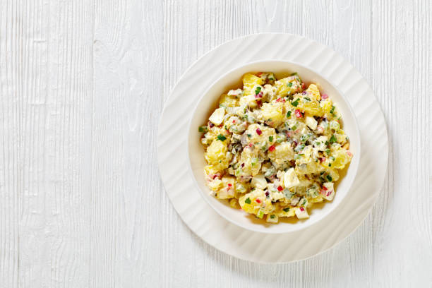 gritar ensalada de patatas aleluya - salad prepared potato potato salad food fotografías e imágenes de stock