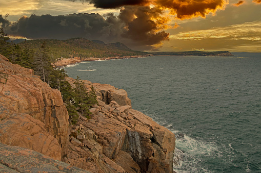 The Ocean Path Trail meanders along vast slabs of pink granite, picturesque cliffs, and breathtaking oceans views of the striking coast of Maine. The Ocean Path is a great way to access Thunder Hole and Otter Point from Sand Beach on a gradual hike. This picturesque hike is a great way to experience  Acadia National Park.