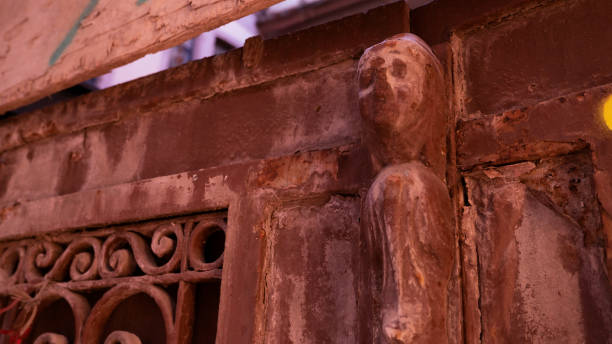 イズミルの古いドア像 - door greek culture doorway church ストックフォトと画像