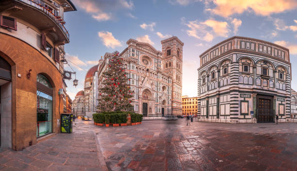 フィレンツェのドゥオーモ、夜明けのイタリア - florence italy ストックフォトと画像