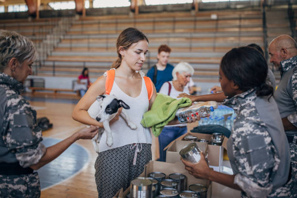 istock Civilians receiving donations 1417771464