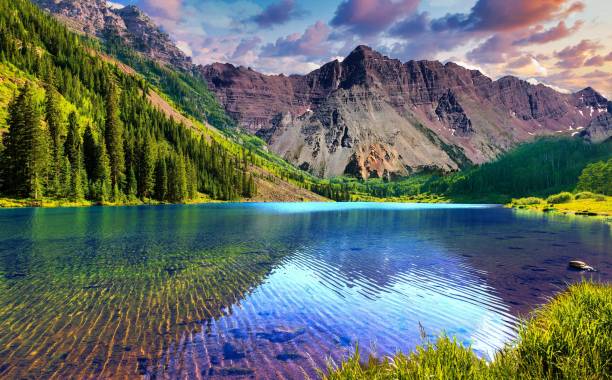 lago maroon bells, colorado - maroon foto e immagini stock