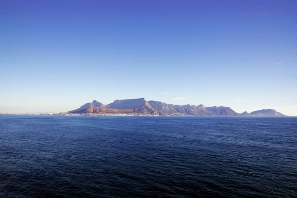istock Cape Town in the distance 1417848456