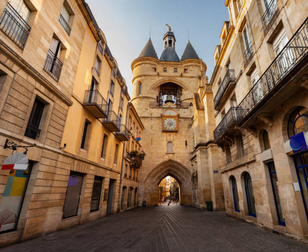 Portal of the La Grosse Cloche, the second remaining gate of the Medieval walls of Bordeaux View of the Portal of the La Grosse Cloche, the second remaining gate of the Medieval walls of Bordeaux, France unesco world heritage site stock pictures, royalty-free photos & images