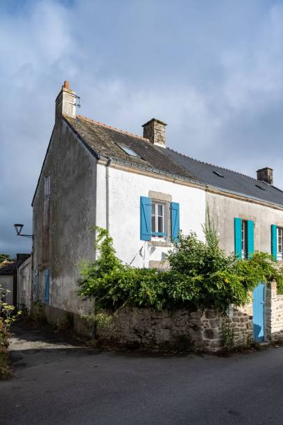 istock Arz island in Brittany, a typical house 1417870313