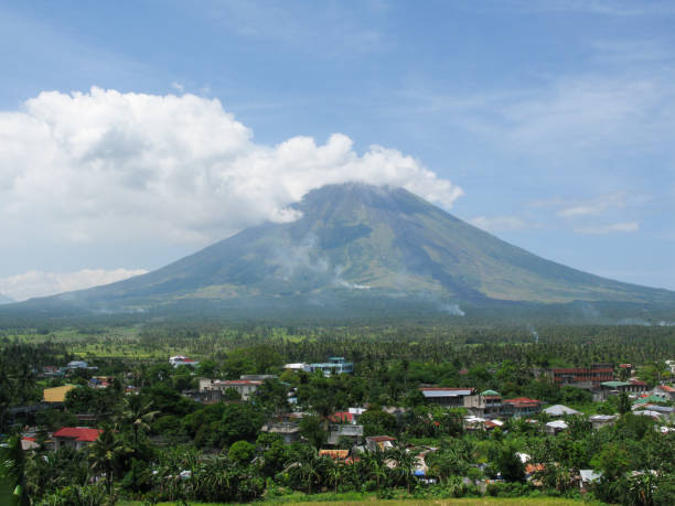 istock View of Mayon volcano 1417894600