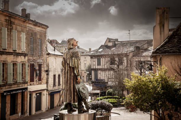 Picture of the Cyrano de Bergerac statue on place de la Mirpe, in bergerac. Designed by mauro corda in 2000, it's dedicated to Edmond Rostand theater hero Cyrano.