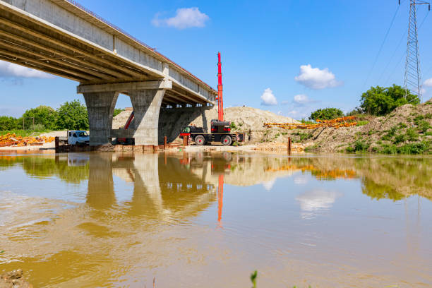 강을 건너 건설 중인 교량, 콘크리트, 건설 현장 - construction bridge below concrete 뉴스 사진 이미지