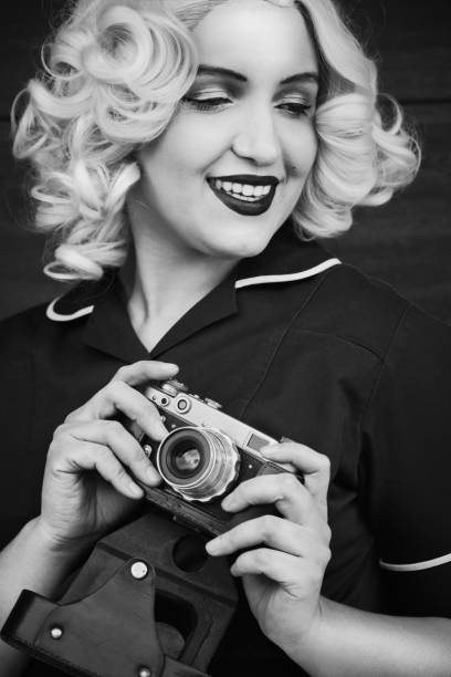 istock old style photographer 1417940429