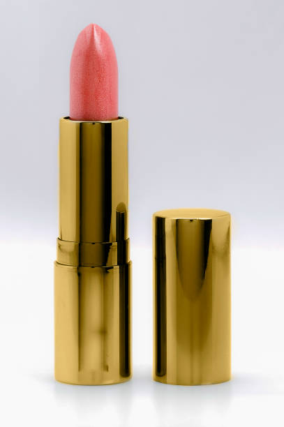istock Women's lip pencil -labial 1418034715