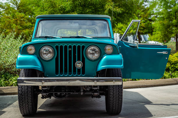 kaiser jeep jeepster commando station wagon - editorial sports utility vehicle car jeep imagens e fotografias de stock