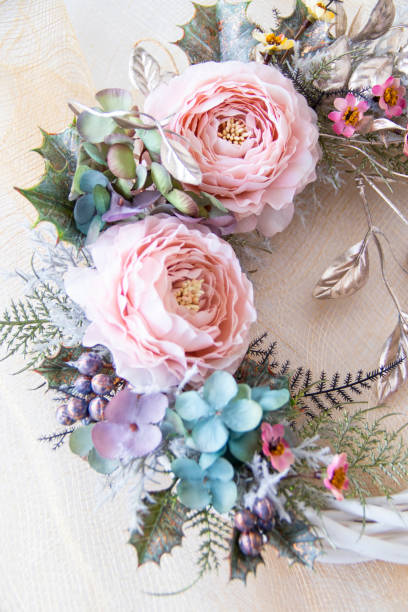 istock Pink Ranunculus and hydrangea and Champagne gold leaves wreath 1418225056