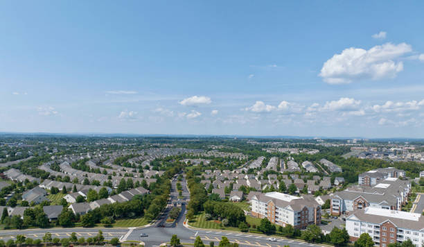 Loudoun County Community Aerial view of an Ashburn, Virginia residential community. ashburn virginia stock pictures, royalty-free photos & images