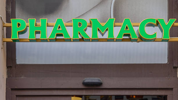 istock 3d Green Pharmacy Sign 1418300140