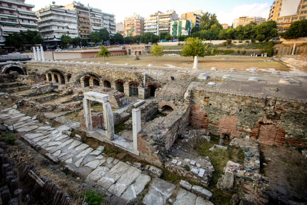 el foro romano de tesalónica - roman agora fotografías e imágenes de stock