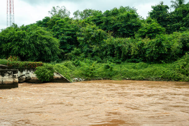 istock The barrage is releasing muddy water. 1418488335