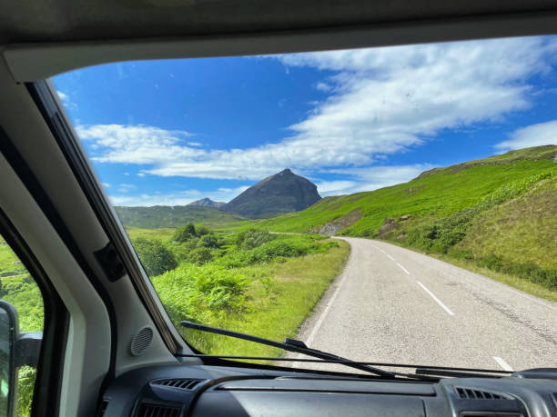 viaje por carretera en la ruta north coast 500 - kinlochbervie fotografías e imágenes de stock